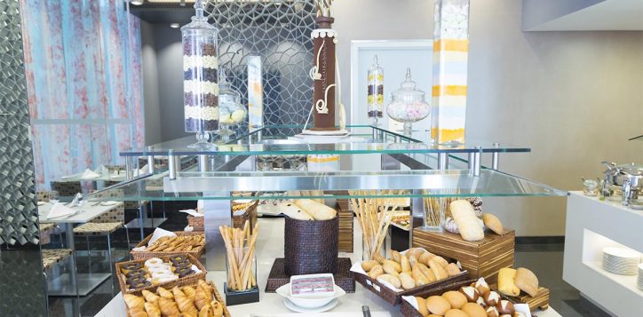 novotel_al_bustan_restaurants_pepper_gallery_05-2