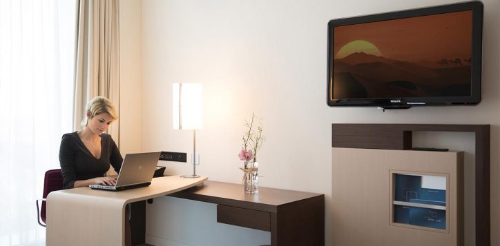 novotel_al_bustan_rooms_superior_gallery_06-2