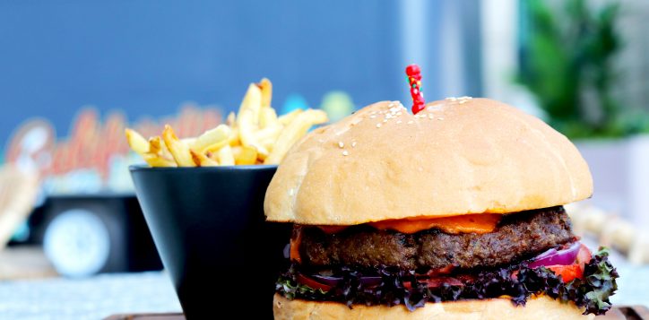 californian-big-burger-waves-2