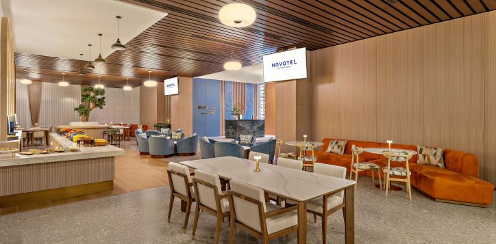 exec-lounge-lr2-2